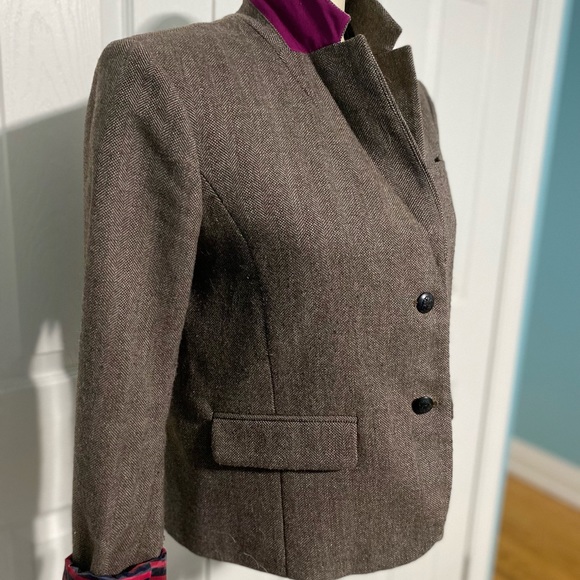 Gorgeous brown blazer with pink accents! - Picture 3 of 6